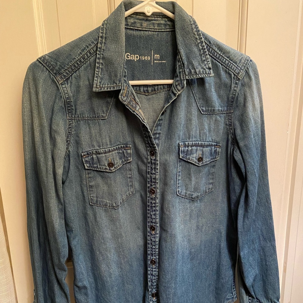Gap woman’s denim button down shirt